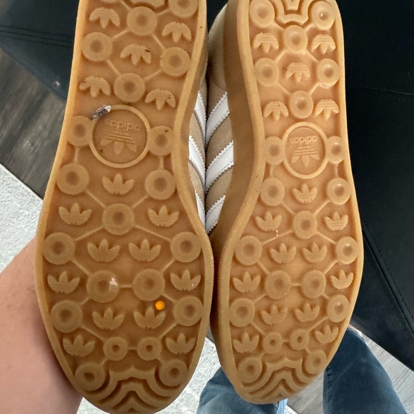 Adidas Gazelle Beige and White Sneakers - Picture 6 of 7